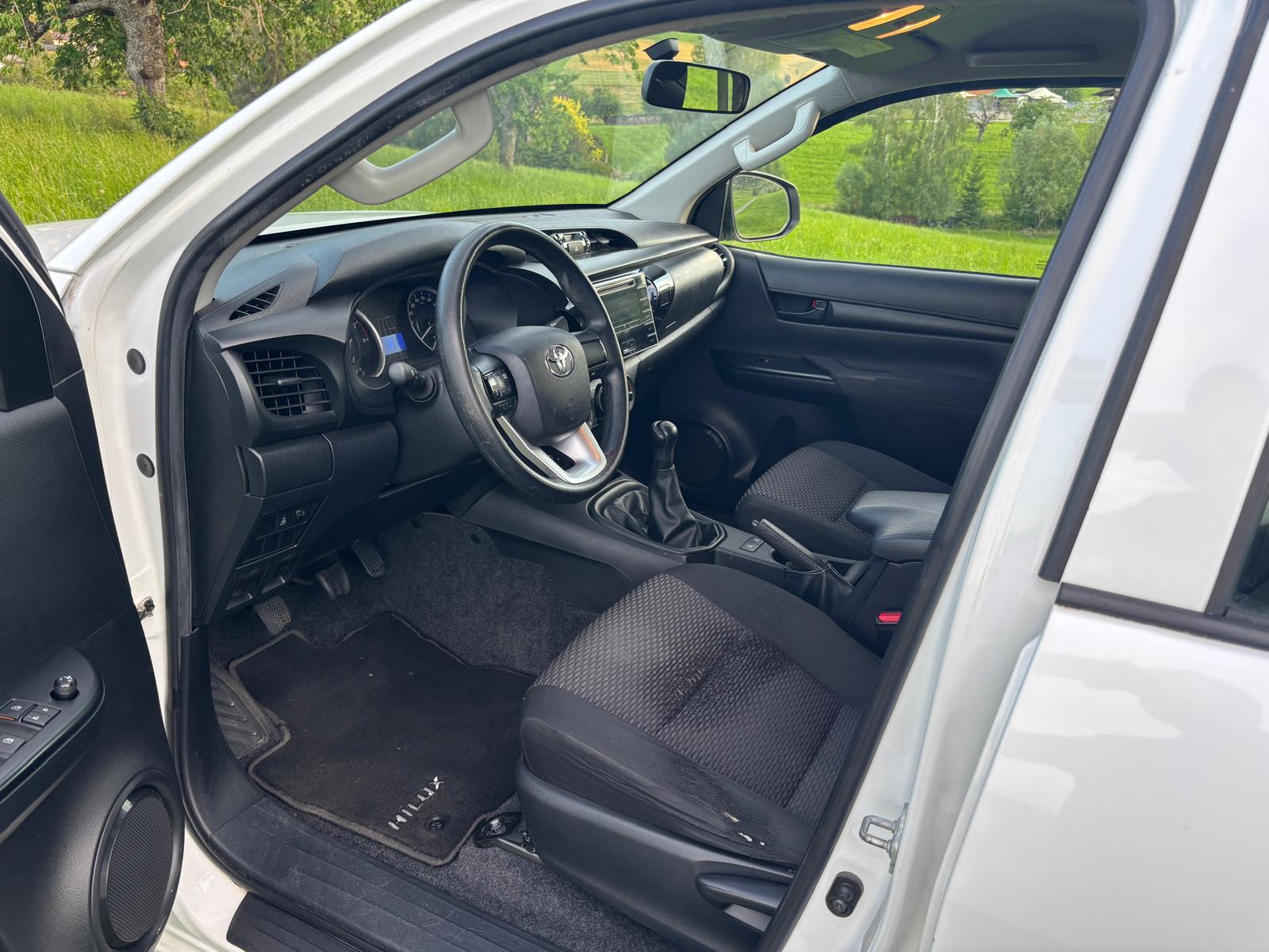 TOYOTA Hilux 2.4D-4D Luna Double Cab 4x4-image-6