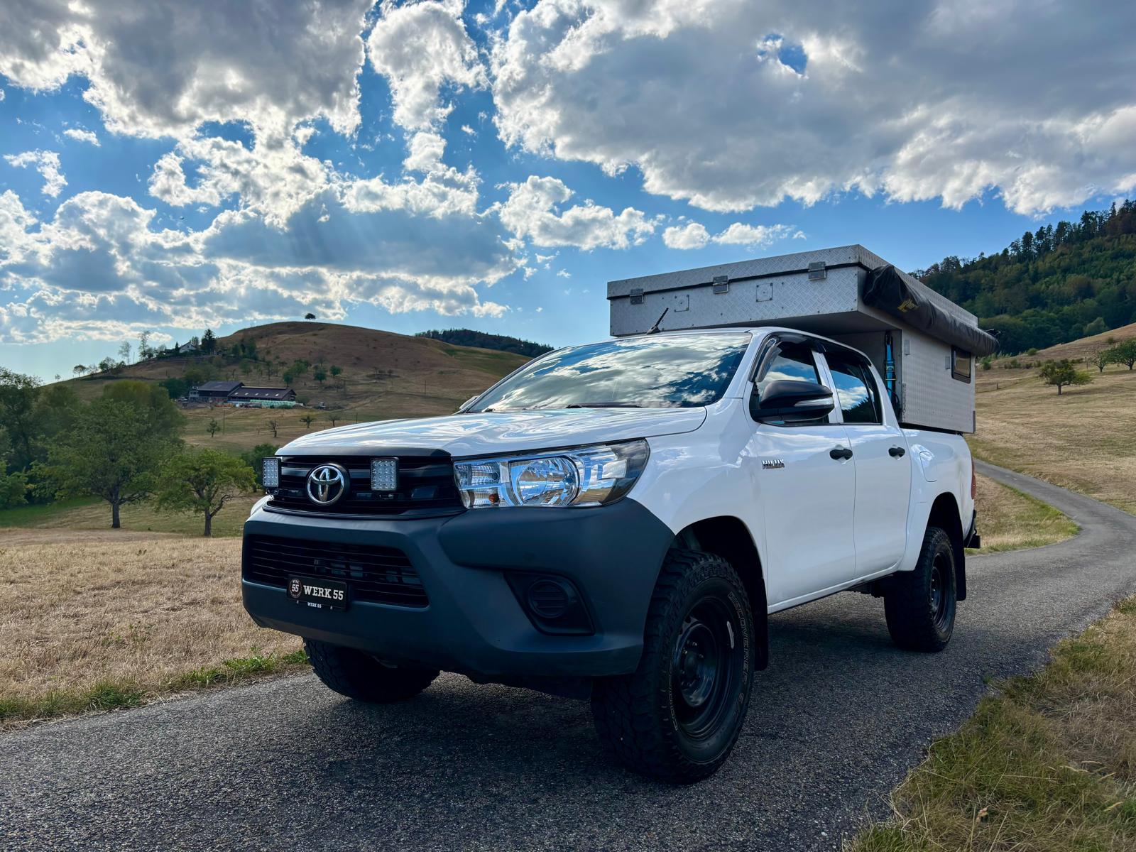 TOYOTA Hilux 2.4D-4D Luna Double Cab 4x4-image-0