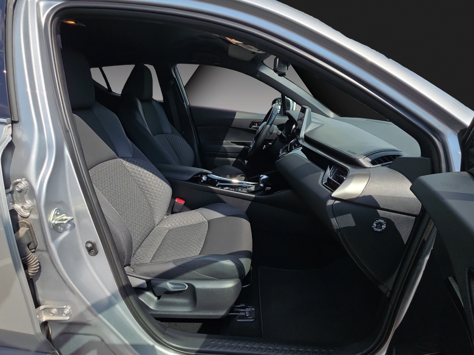 TOYOTA C-HR 2.0 HSD CVT Trend-image-16