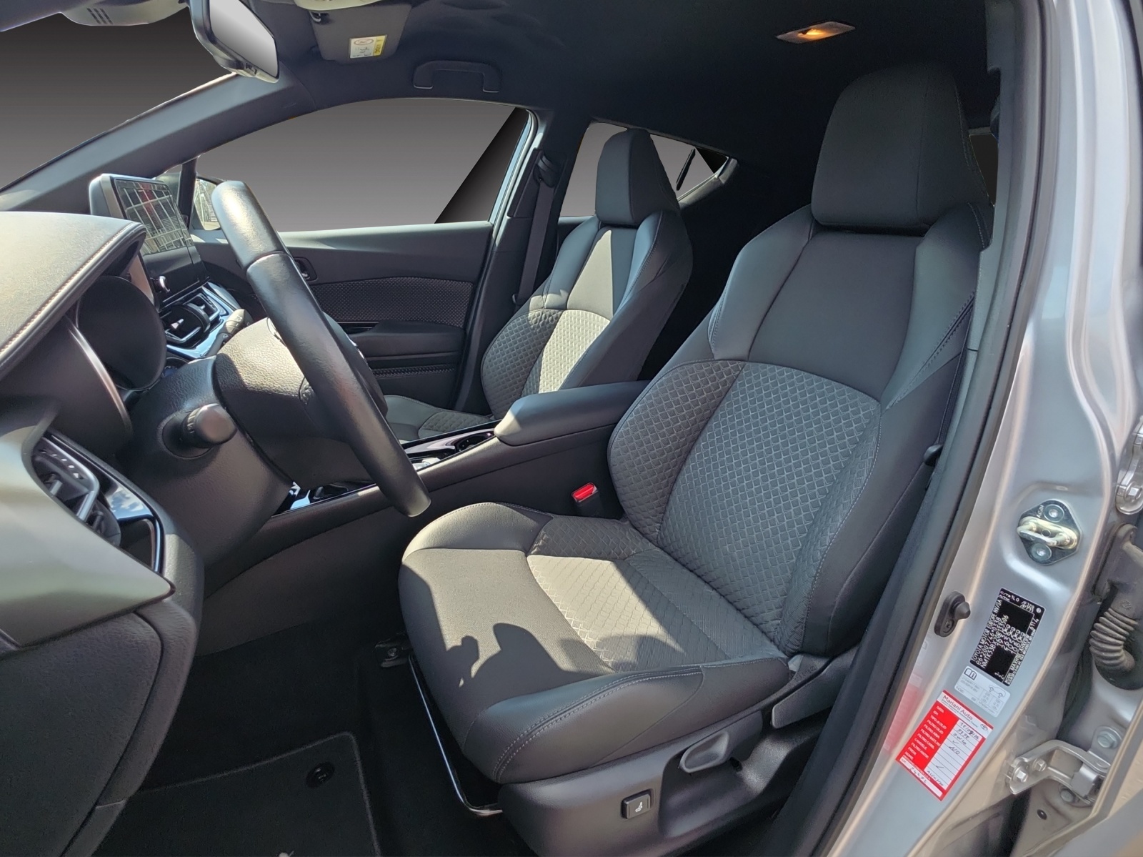 TOYOTA C-HR 2.0 HSD CVT Trend-image-14