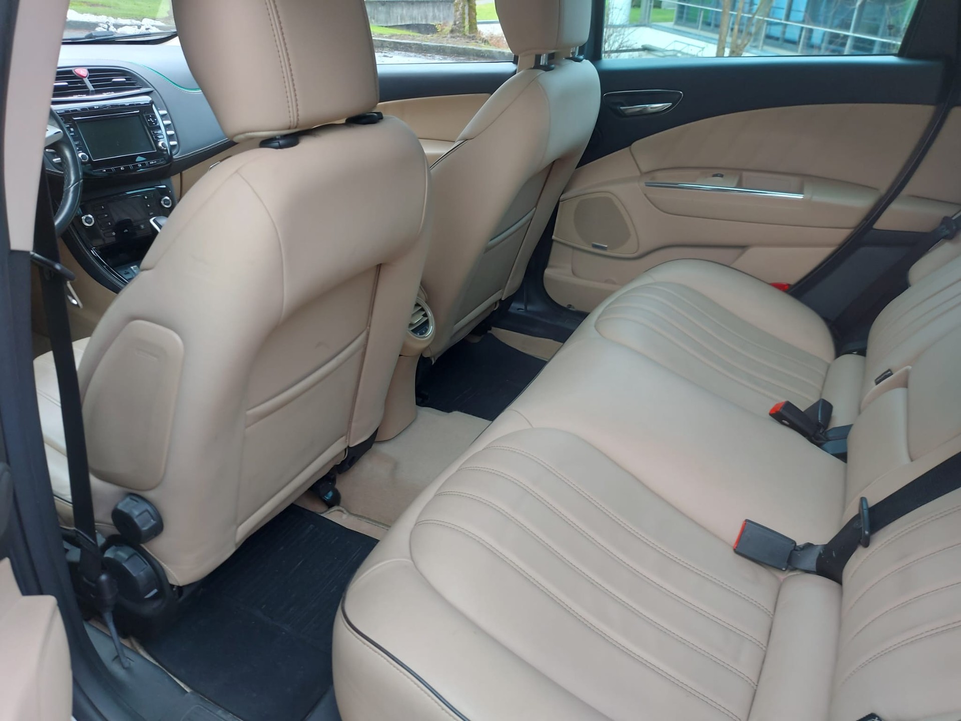 LANCIA Delta 1.8 Turbo-Jet Executive Sportronic-image-11