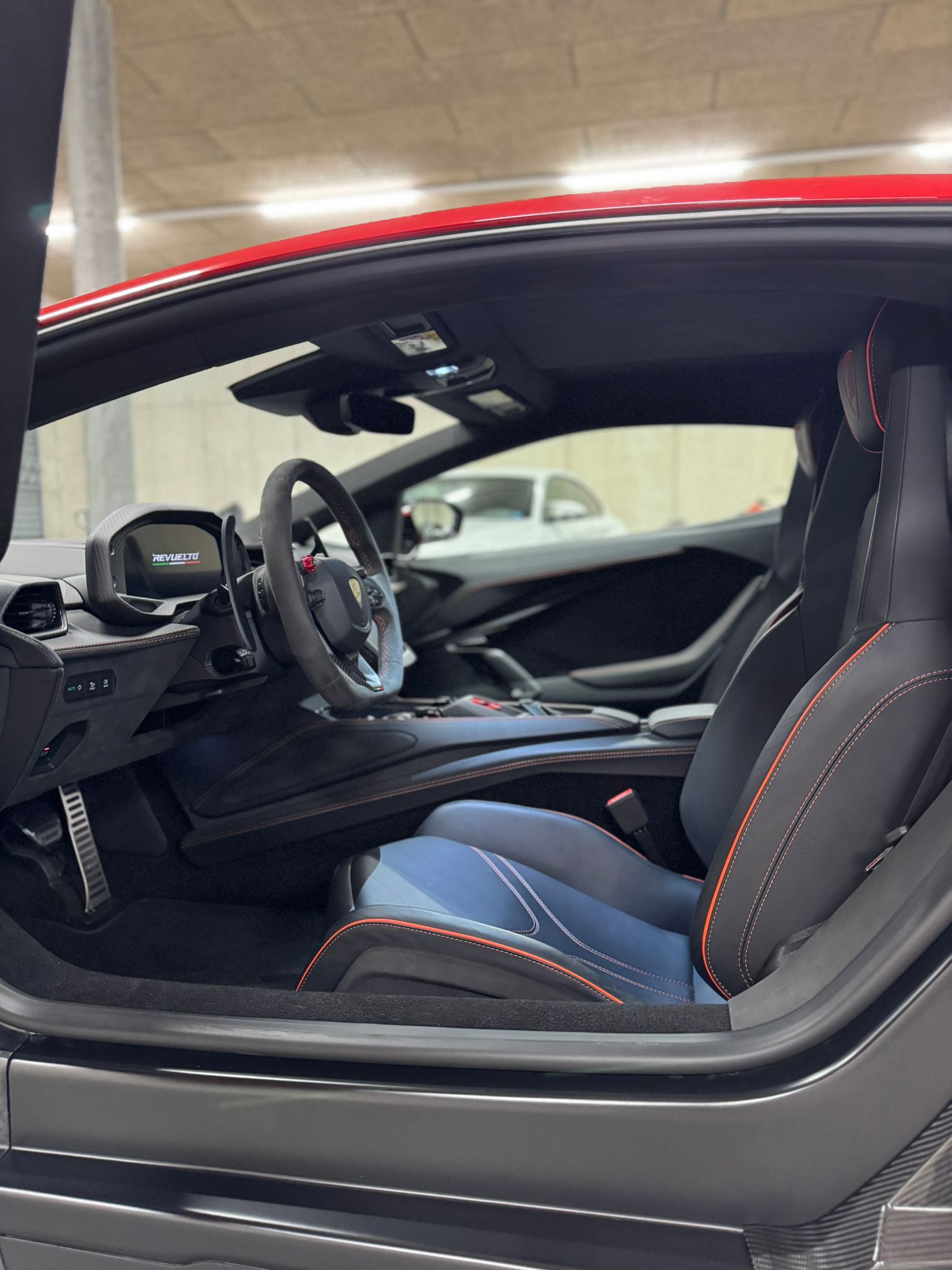LAMBORGHINI REVUELTO-image-9