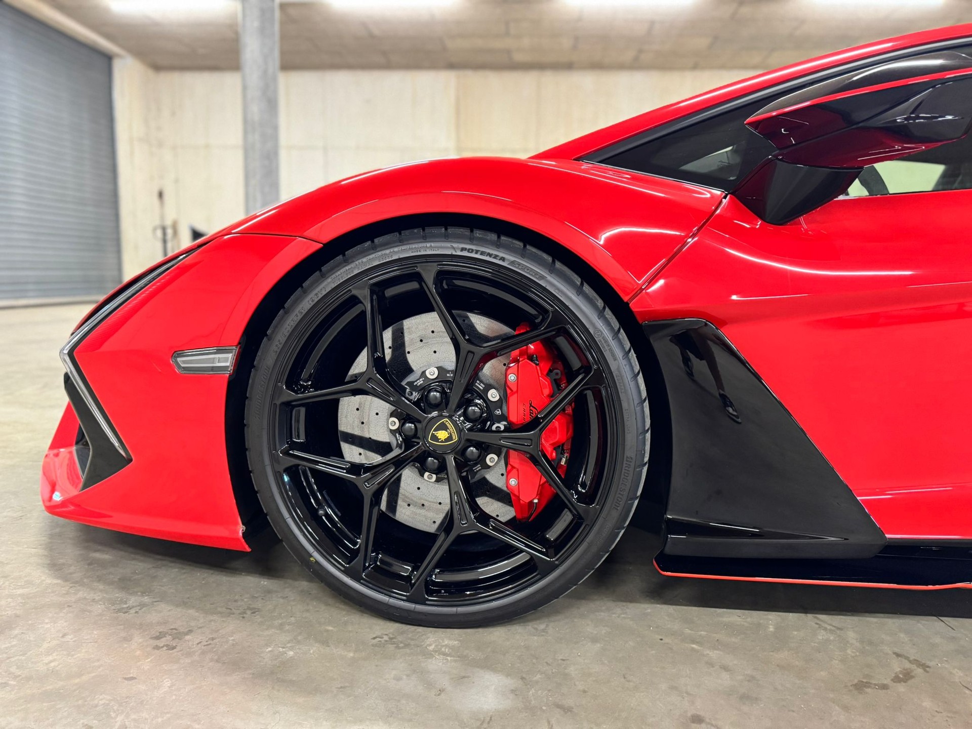 LAMBORGHINI REVUELTO-image-7