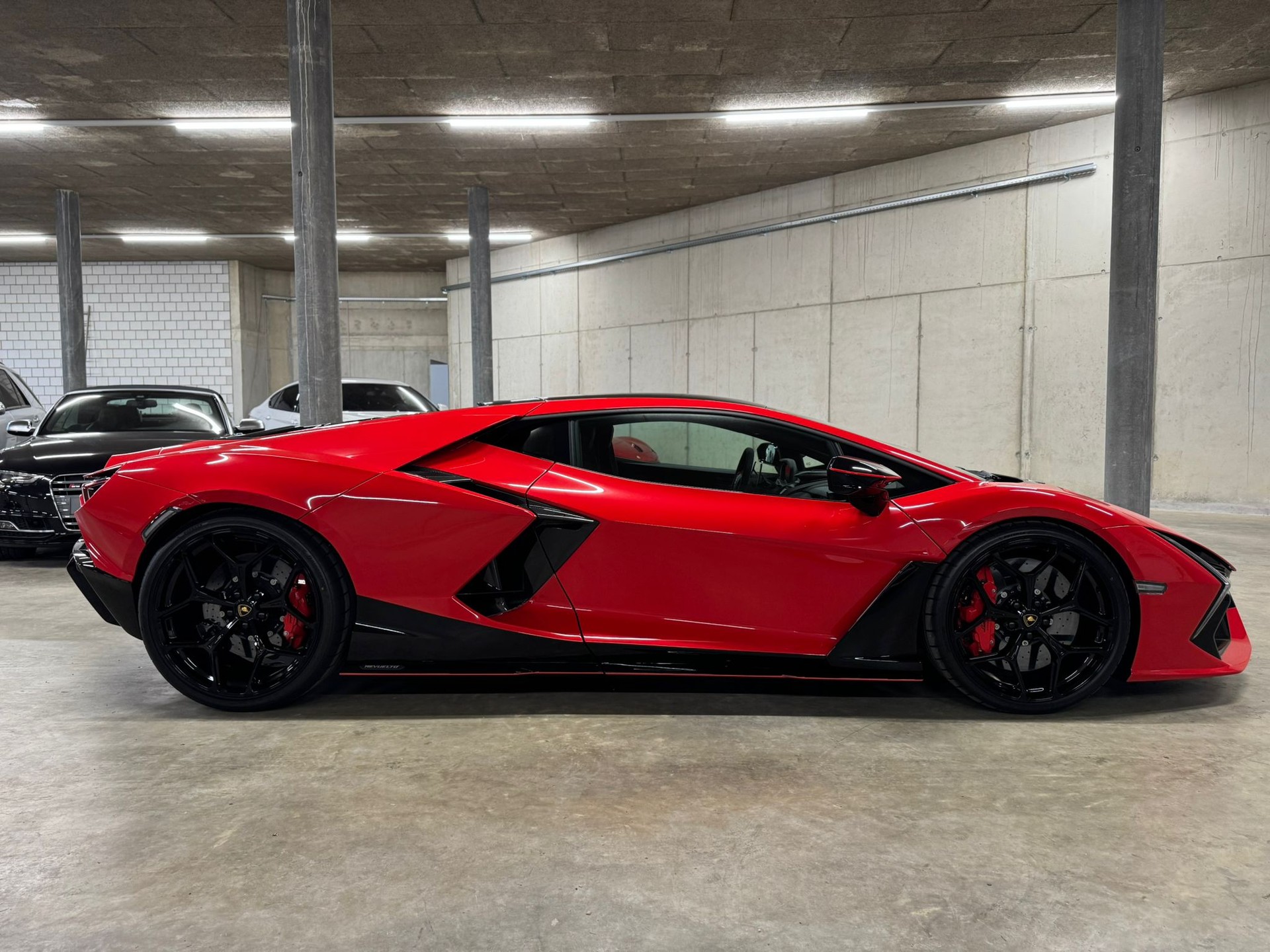 LAMBORGHINI REVUELTO-image-3