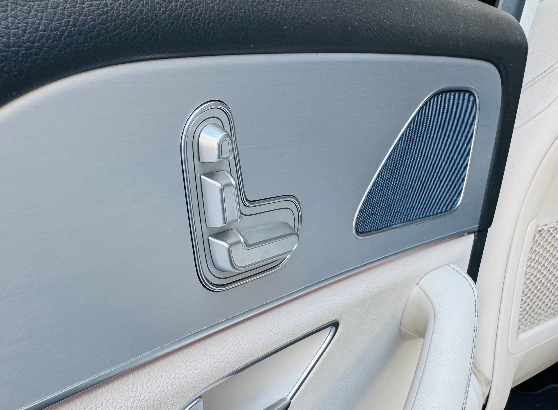 MERCEDES-BENZ GLE 300 d 4Matic 9G-Tronic-image-9