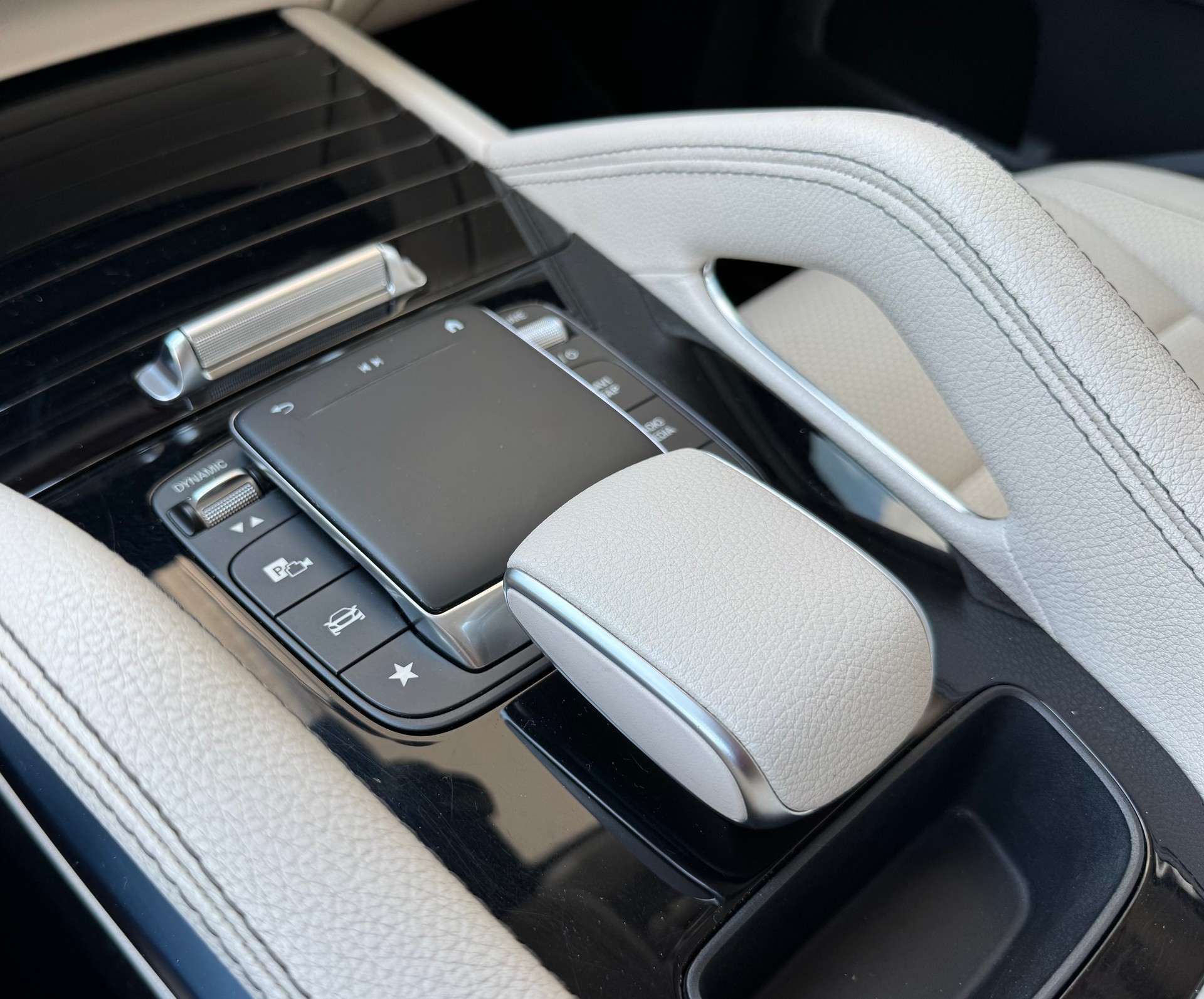 MERCEDES-BENZ GLE 300 d 4Matic 9G-Tronic-image-16