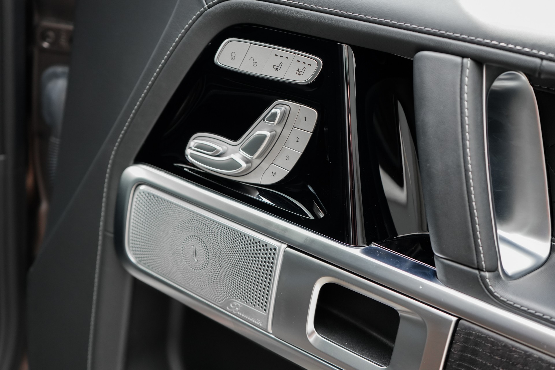 MERCEDES-BENZ G 500 9G-Tronic-image-15