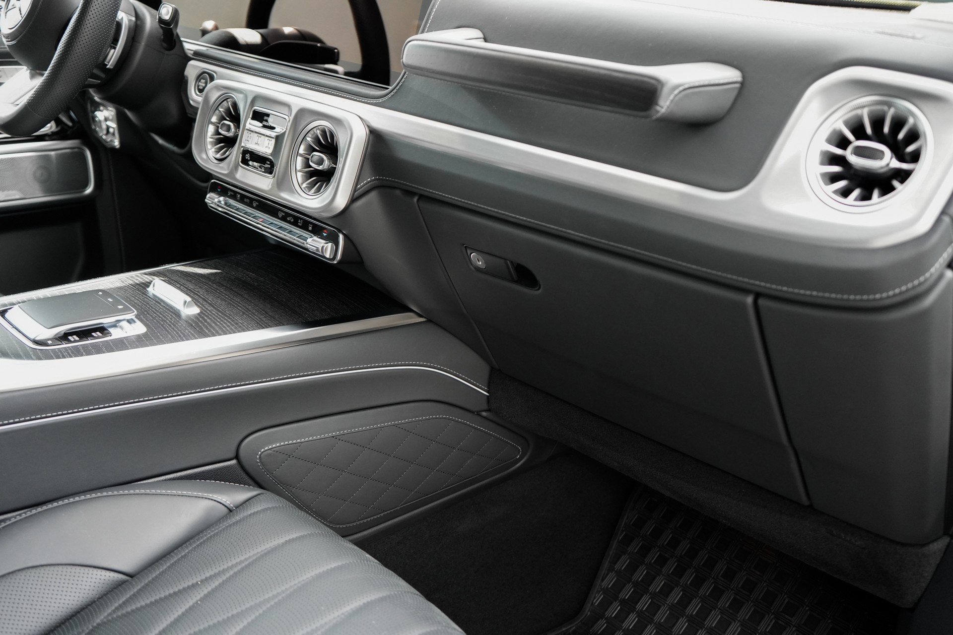 MERCEDES-BENZ G 500 9G-Tronic-image-13
