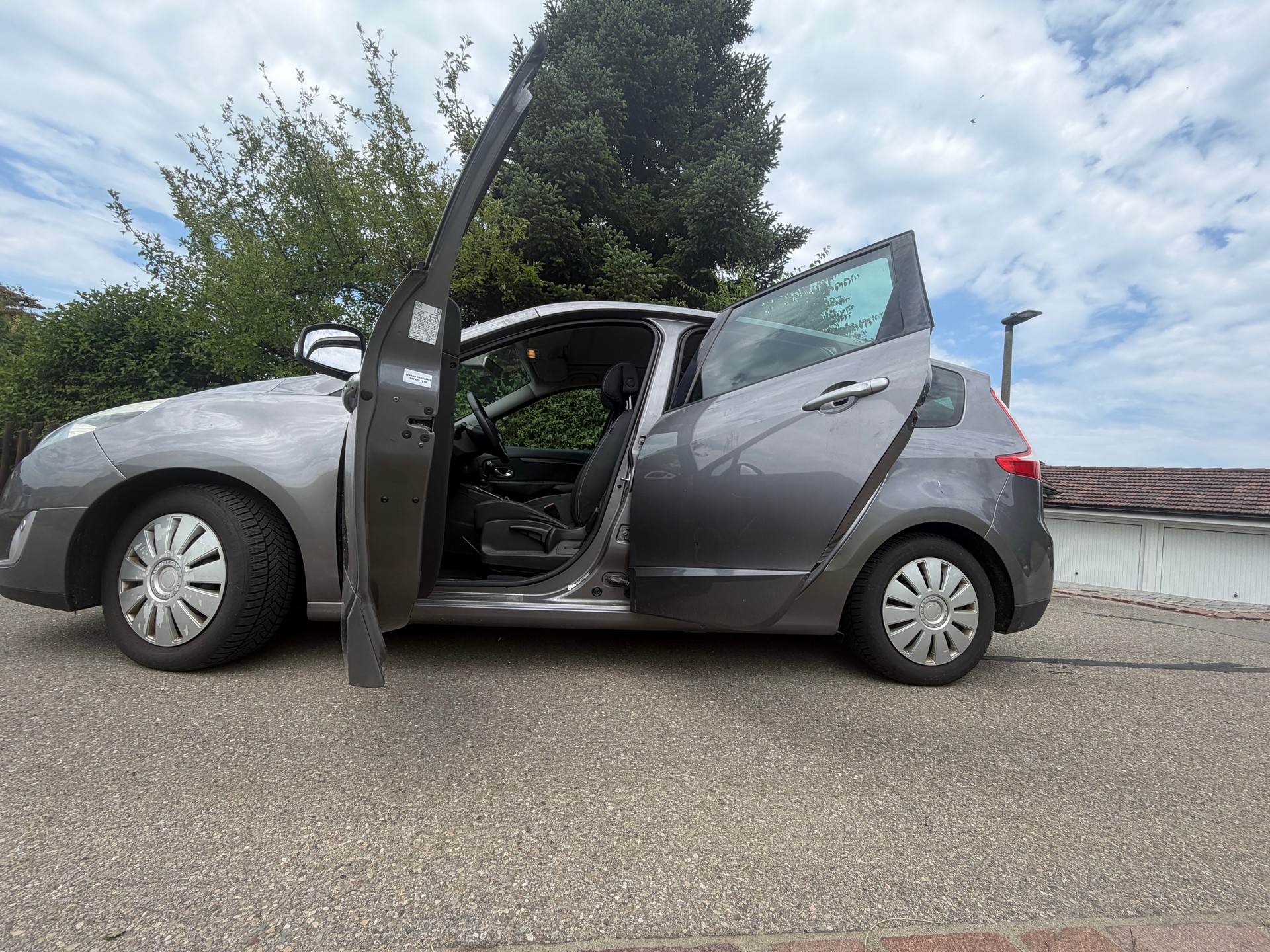 RENAULT Grand Scénic 1.4 16V Turbo Expression-image-5