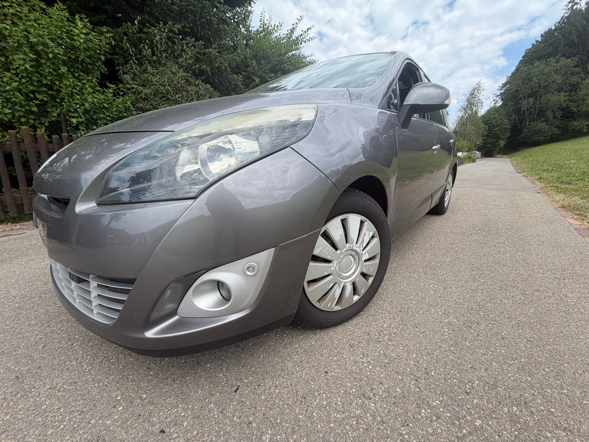 RENAULT Grand Scénic 1.4 16V Turbo Expression-image-2