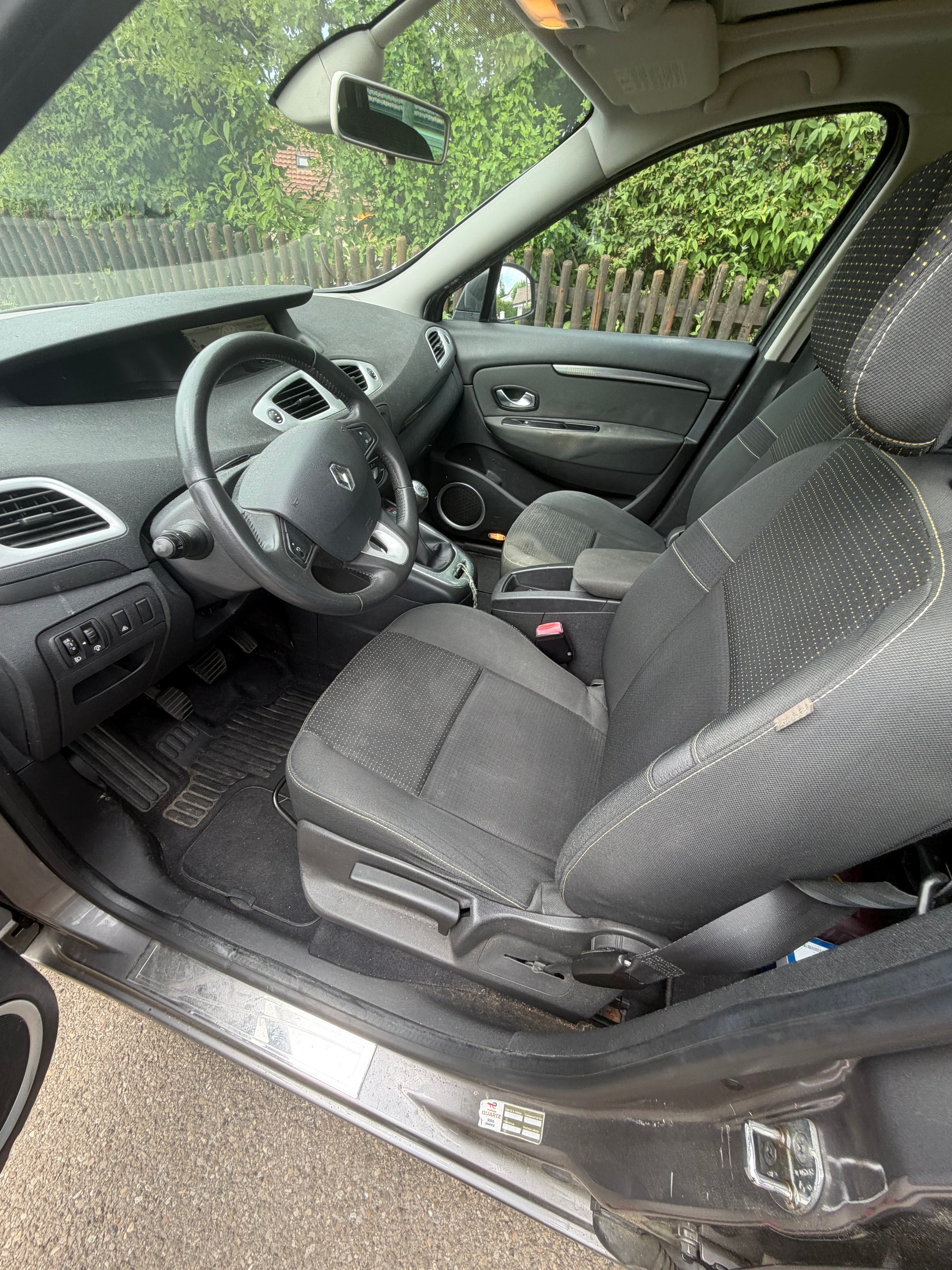RENAULT Grand Scénic 1.4 16V Turbo Expression-image-10
