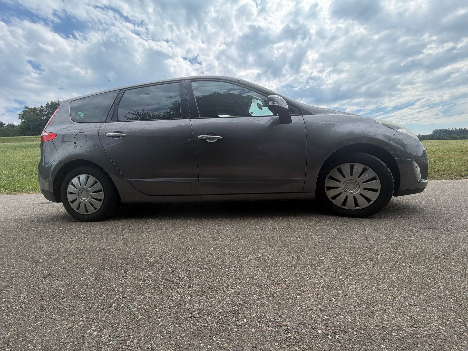 RENAULT Grand Scénic 1.4 16V Turbo Expression-image-3