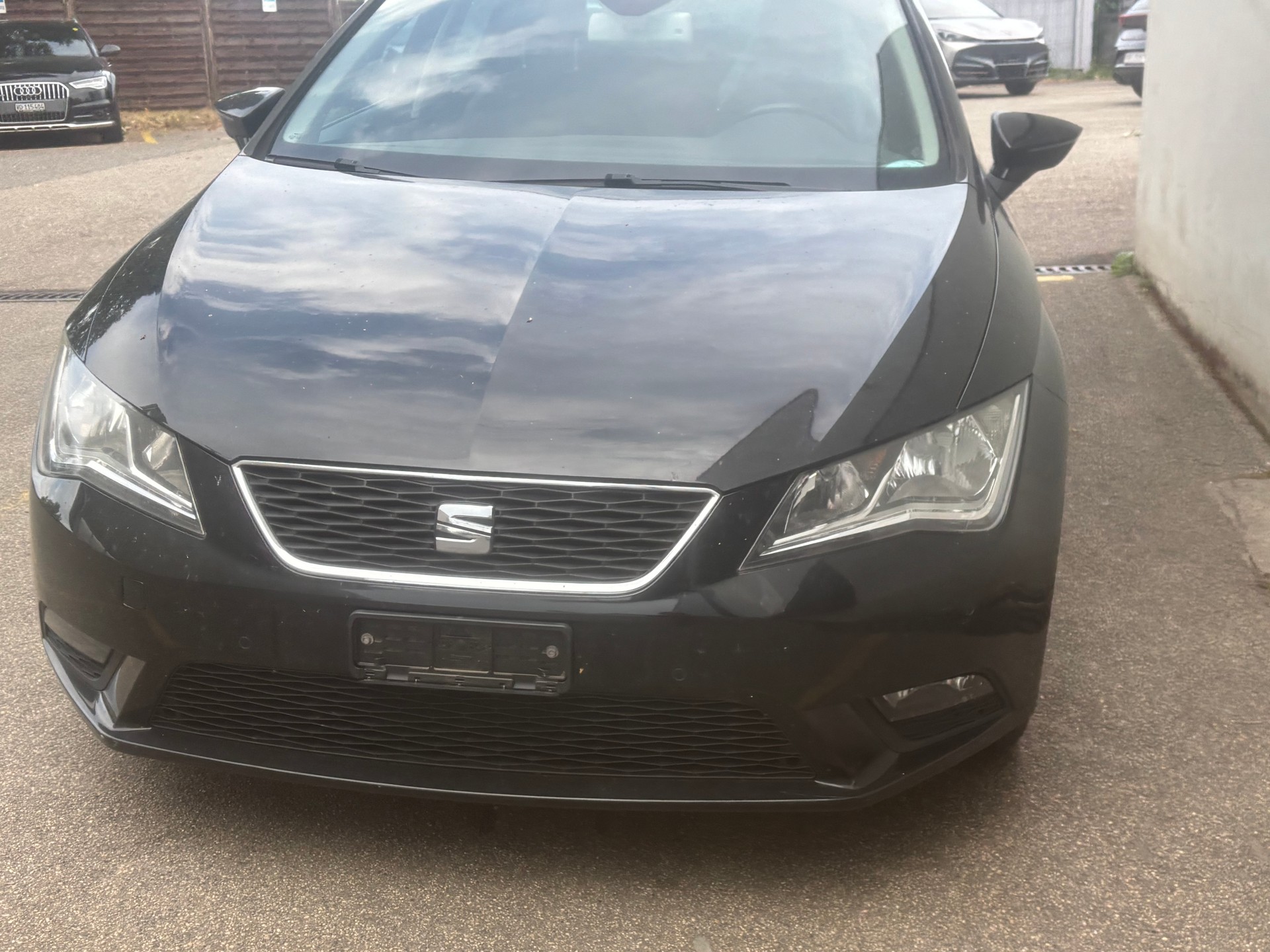 SEAT LEON-image-0