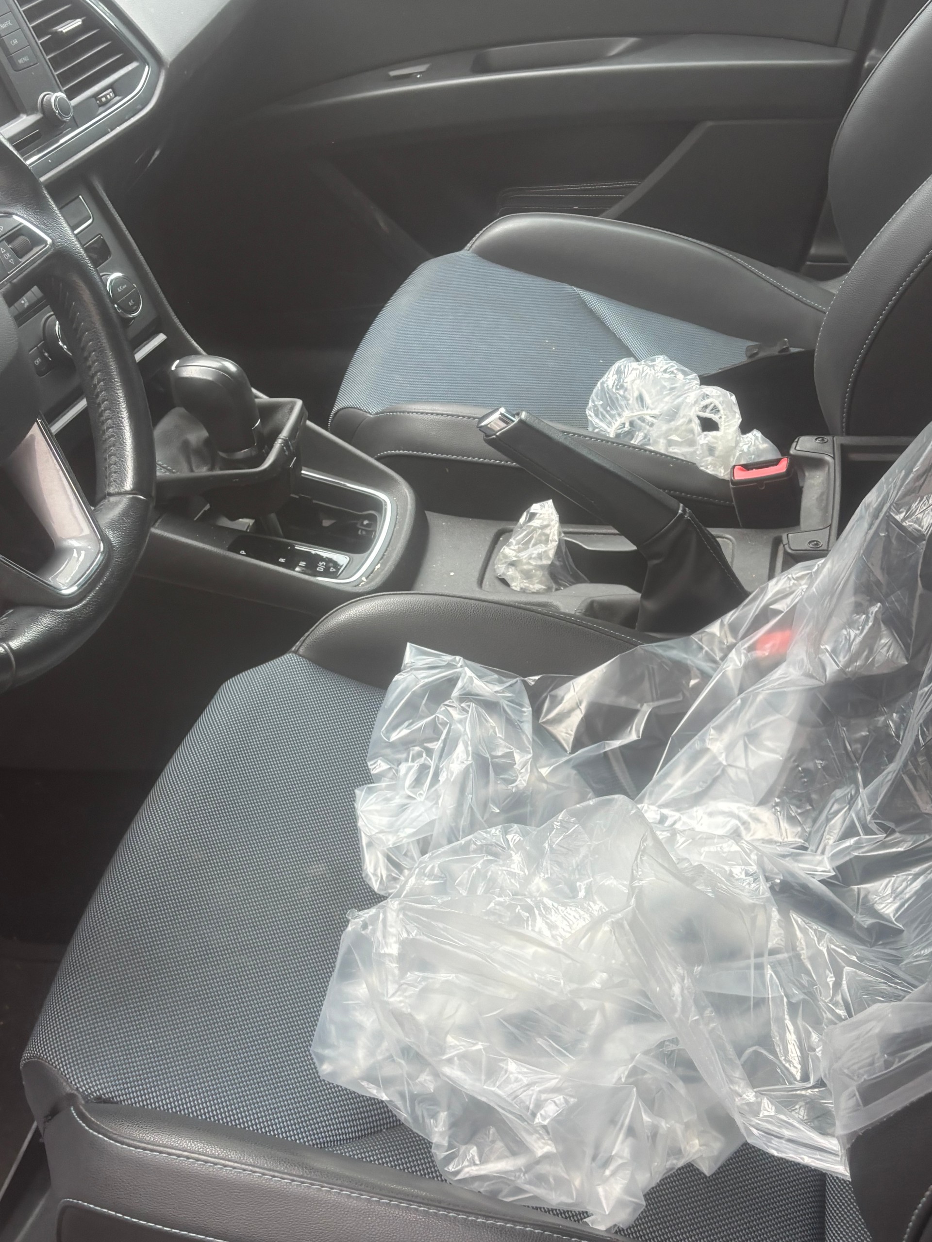 SEAT LEON-image-8