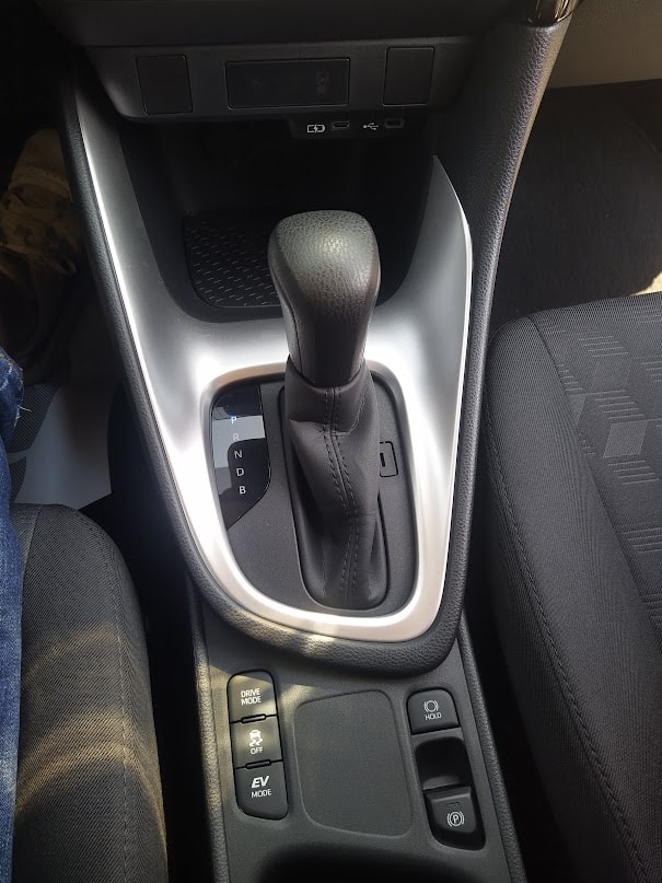 TOYOTA 1.5 VVT-i HSD Comfort-image-6