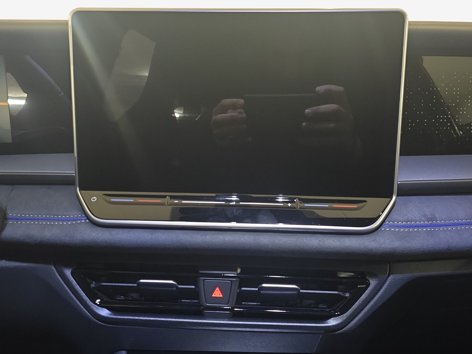 VW Tayron 2.0 TSI R-Line DSG 4Motion-image-10