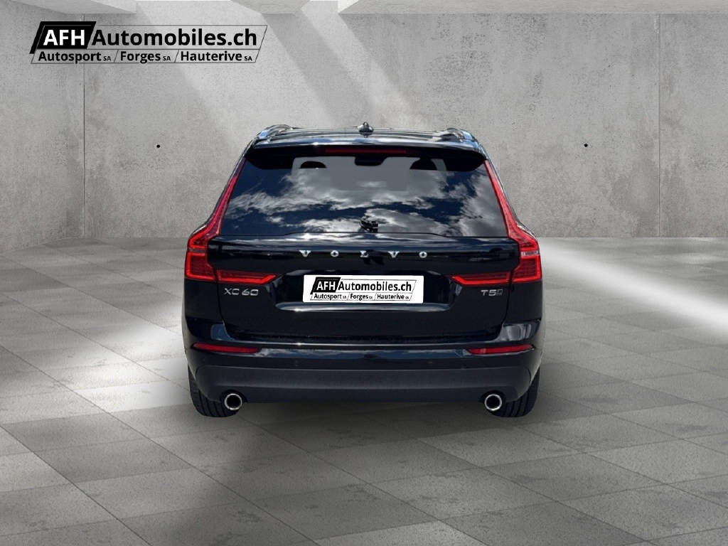 VOLVO XC60 2.0 T5 Momentum AWD-image-3