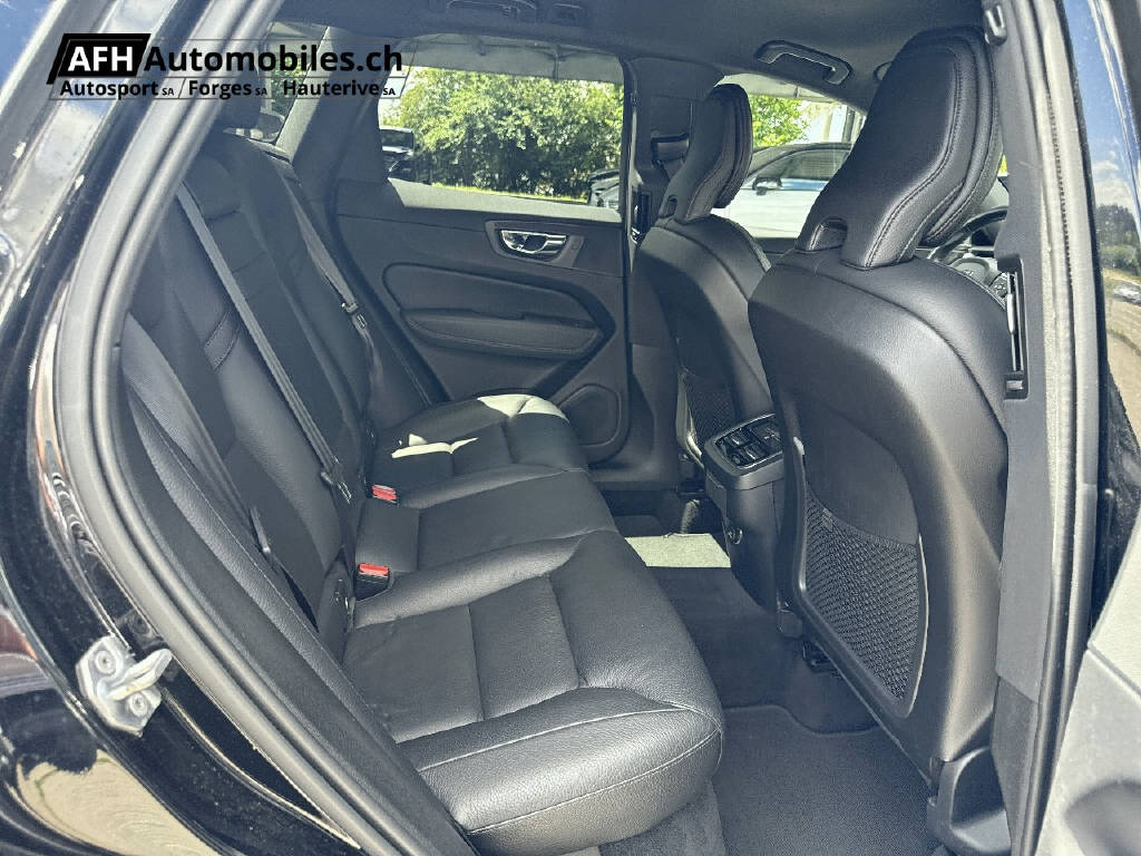 VOLVO XC60 2.0 T5 Momentum AWD-image-15