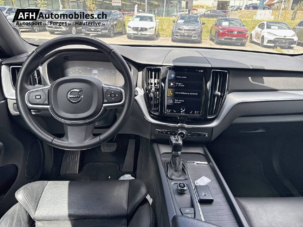 VOLVO XC60 2.0 T5 Momentum AWD-image-17