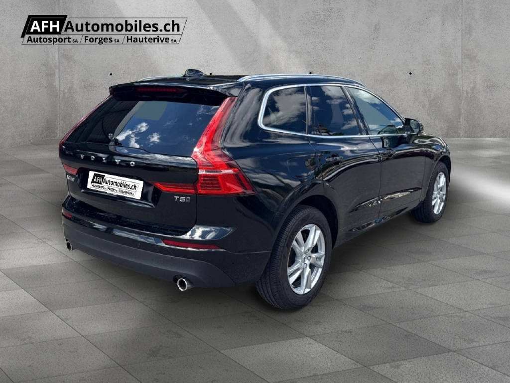 VOLVO XC60 2.0 T5 Momentum AWD-image-4