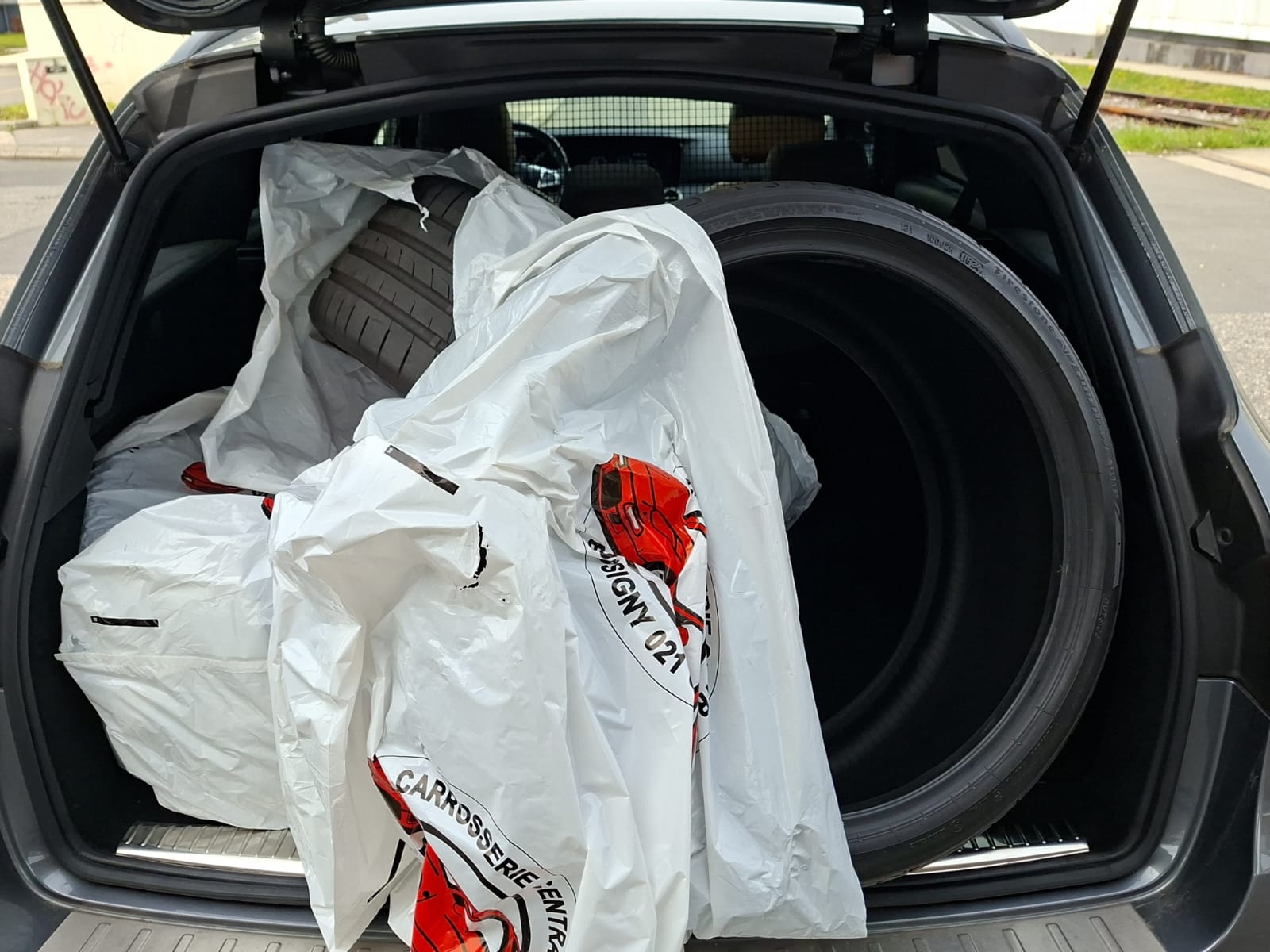 MERCEDES-BENZ E 43 AMG 4 Matic 9G-Tronic-image-23