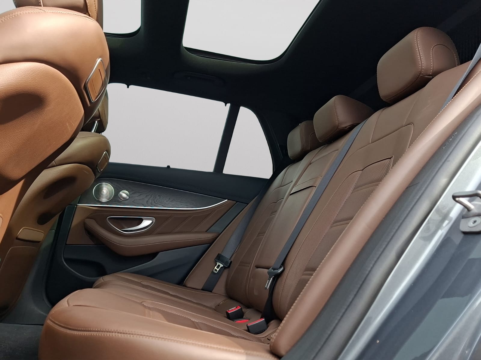 MERCEDES-BENZ E 43 AMG 4 Matic 9G-Tronic-image-9