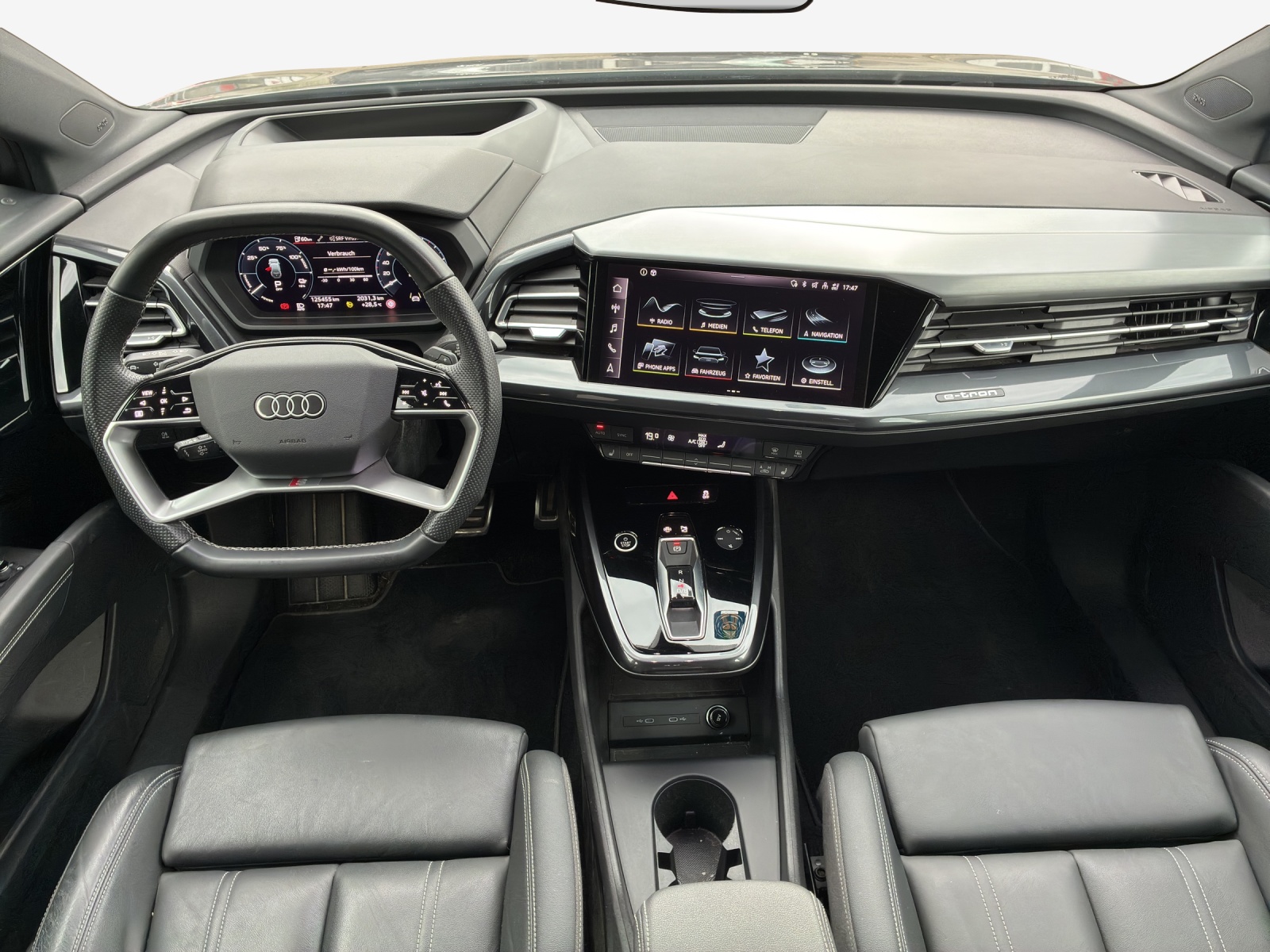AUDI Q4 e-tron 50 quattro-image-8