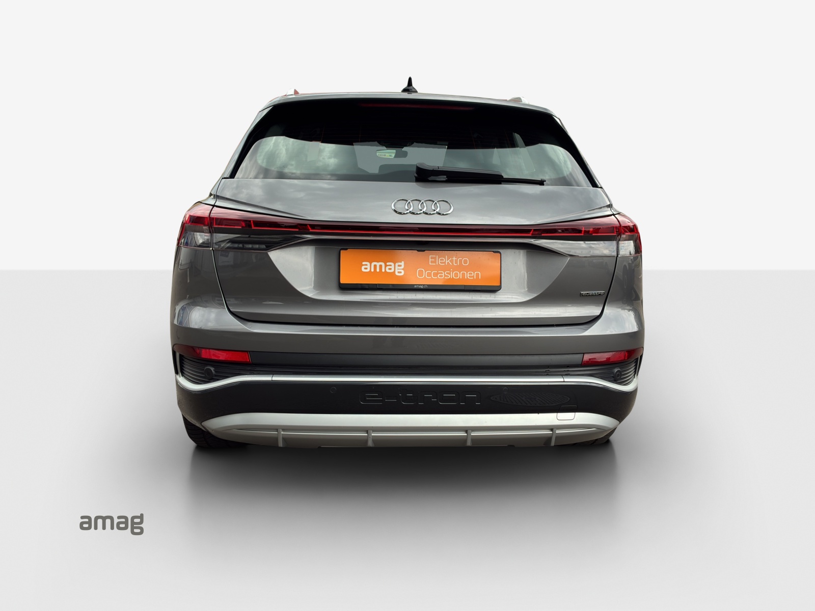AUDI Q4 e-tron 50 quattro-showroom-element-3