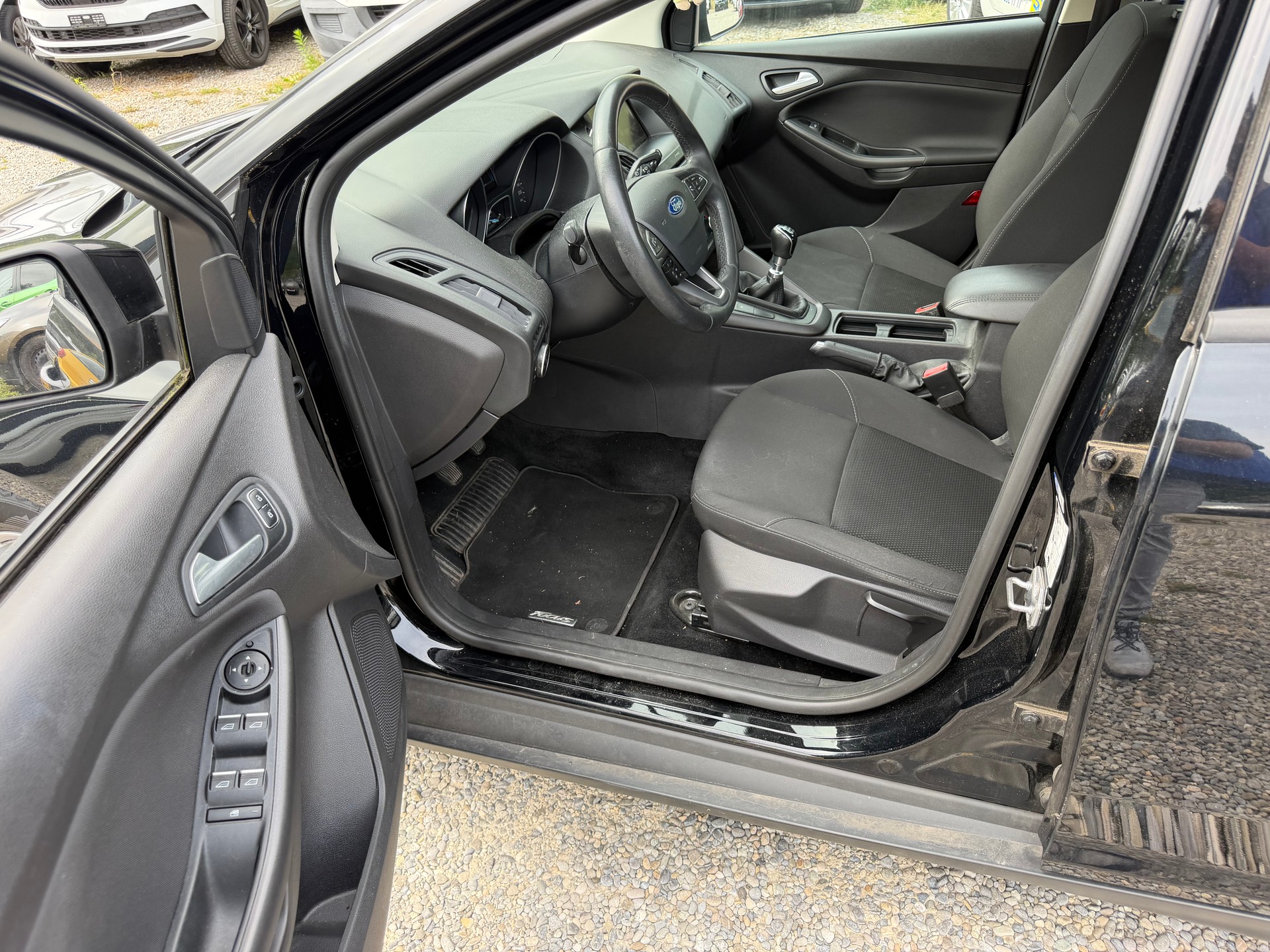 FORD Focus 1.0 SCTi Freetech-image-5
