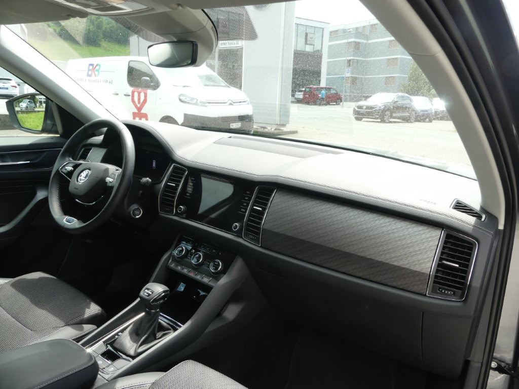 SKODA Kodiaq 2.0 TSI 4x4 Style-image-9