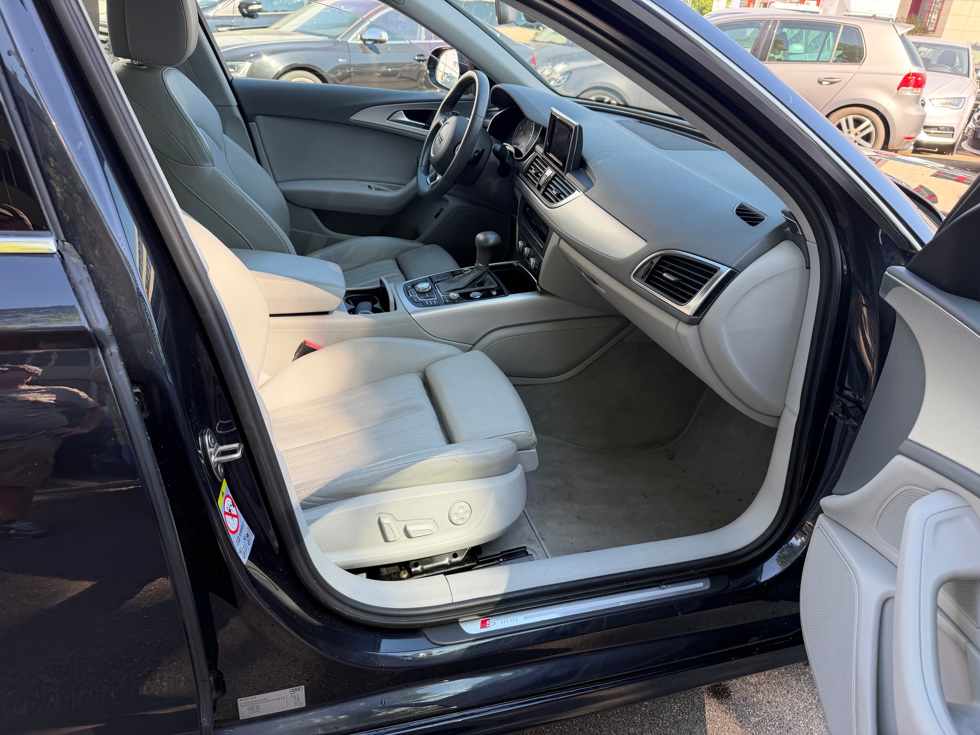 AUDI A6 Limousine 2.0 TDI multitronic-image-11