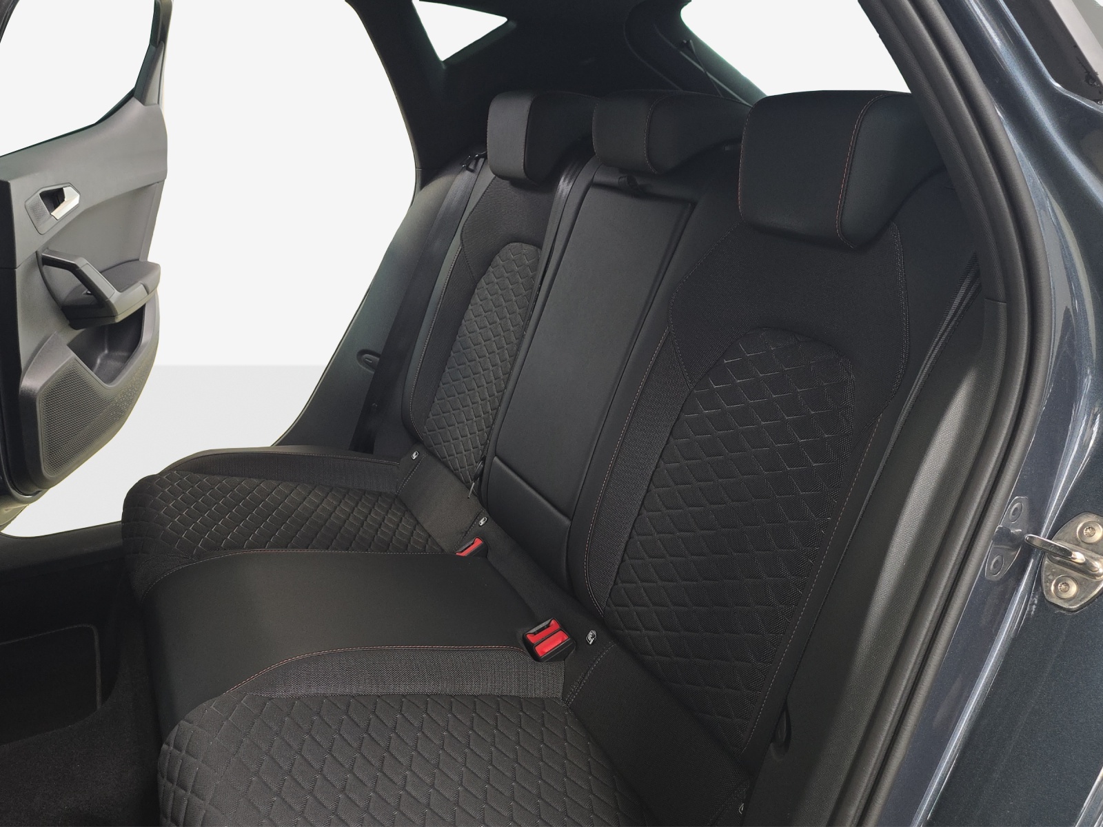 SEAT Leon 1.5 eTSI mHEV DSG FR-image-11