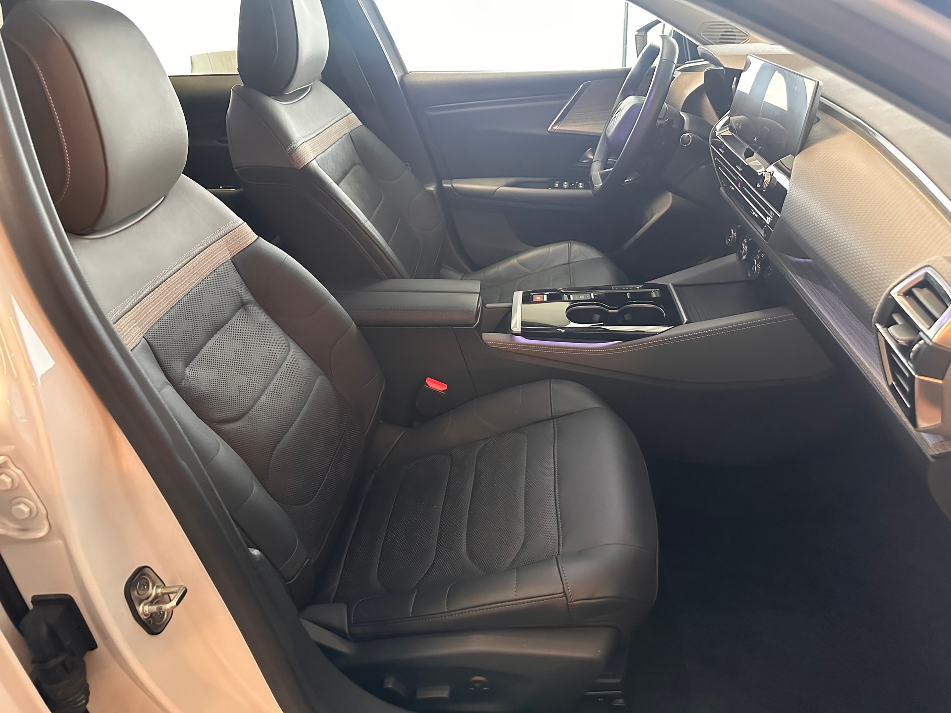 CITROEN C5 X 1.6 Plug-in Hybrid Shine Pack-image-24