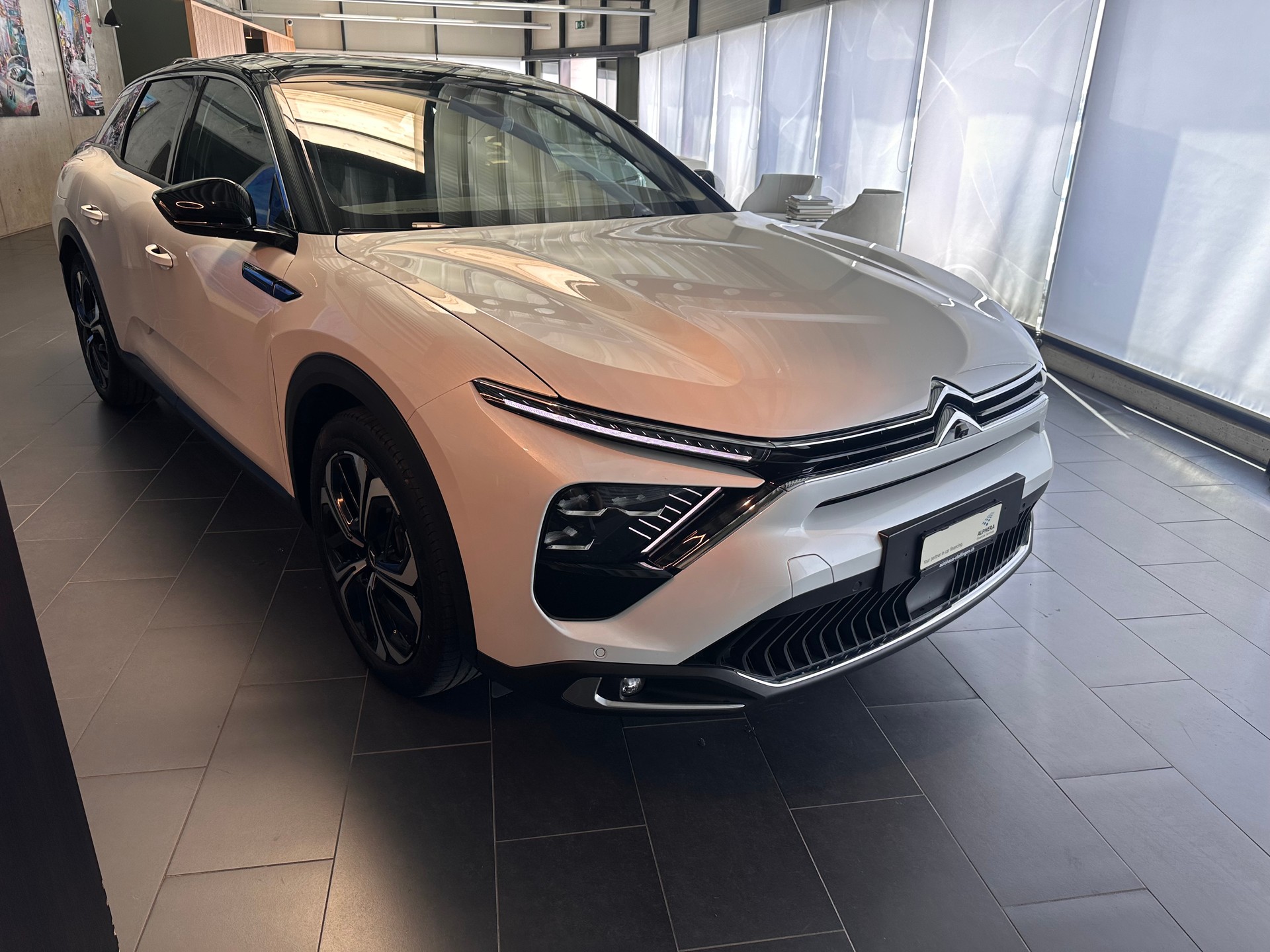 CITROEN C5 X 1.6 Plug-in Hybrid Shine Pack-showroom-element-1