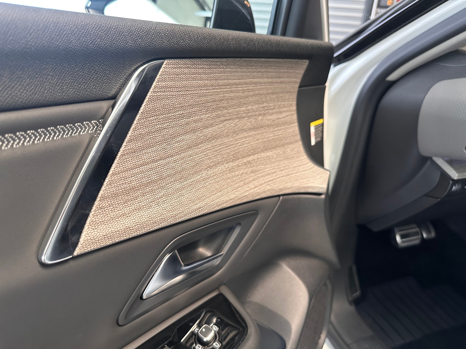 CITROEN C5 X 1.6 Plug-in Hybrid Shine Pack-image-10