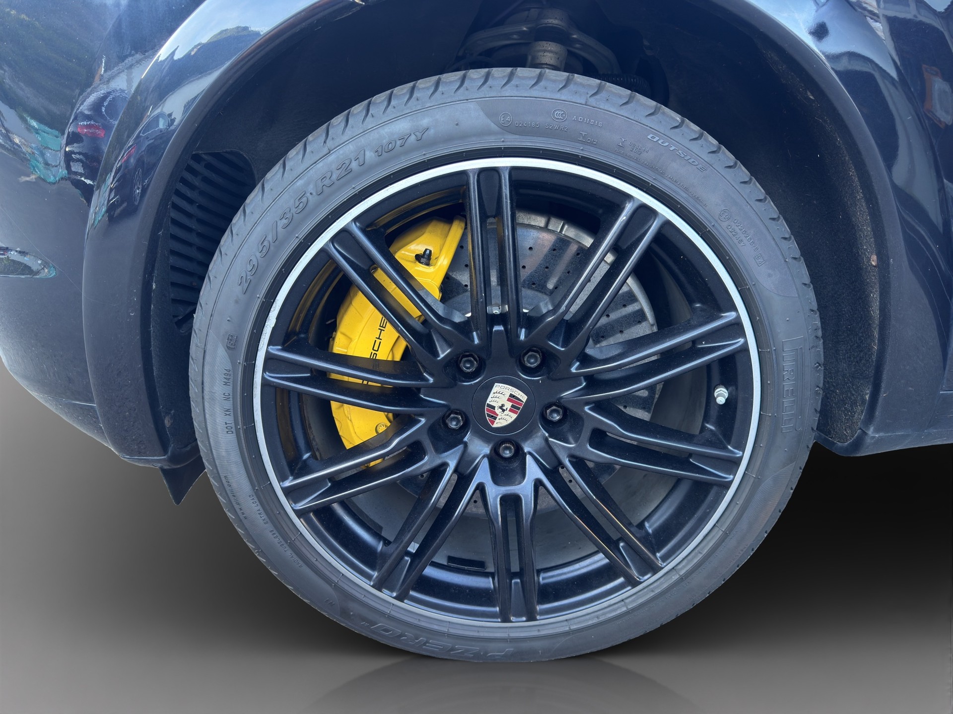 PORSCHE Cayenne Turbo-image-7