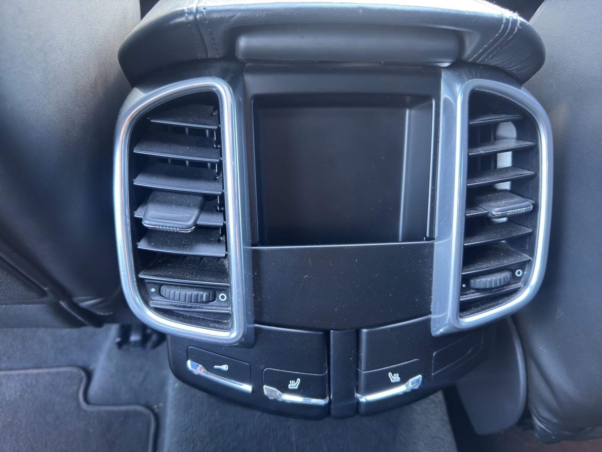 PORSCHE Cayenne Turbo-image-14