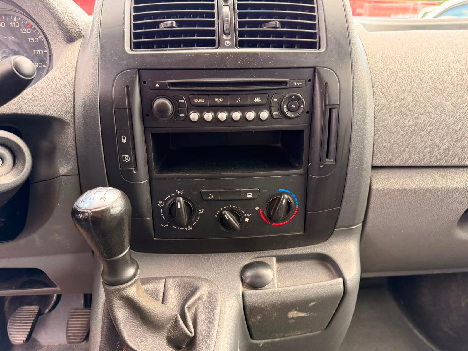 PEUGEOT Expert 1.6 HDi 227 L1H1-image-5