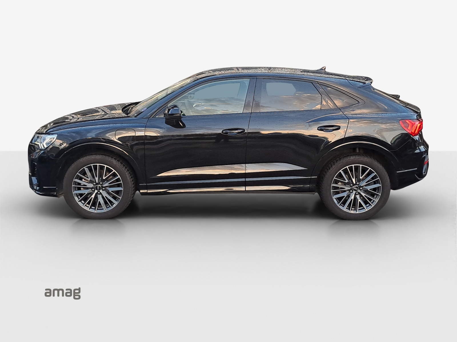 AUDI Q3 Sportback 45 TFSI e S line S-tronic-image-1