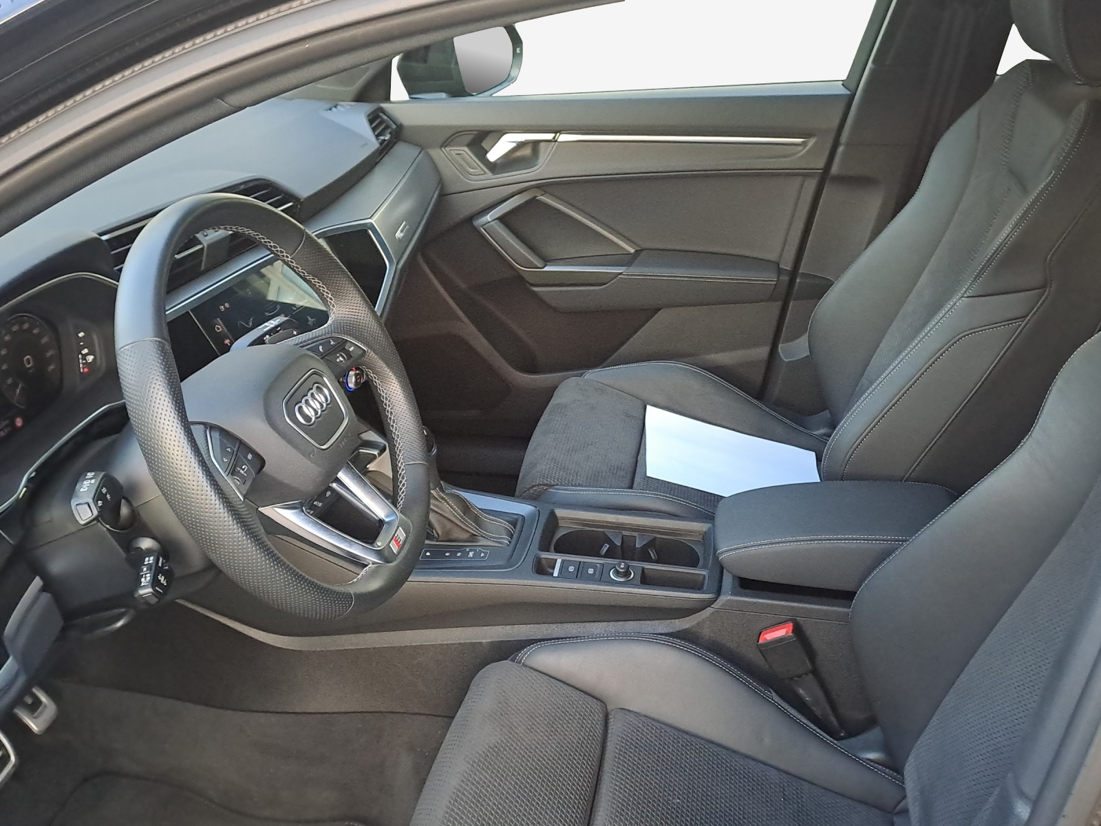 AUDI Q3 Sportback 45 TFSI e S line S-tronic-image-7