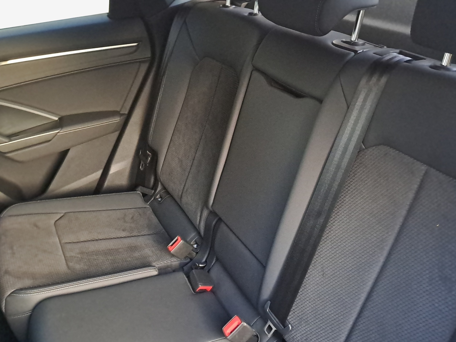 AUDI Q3 Sportback 45 TFSI e S line S-tronic-image-12