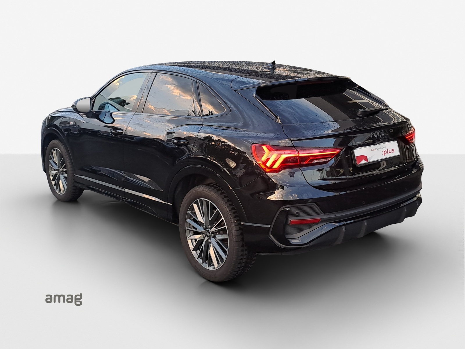 AUDI Q3 Sportback 45 TFSI e S line S-tronic-image-2