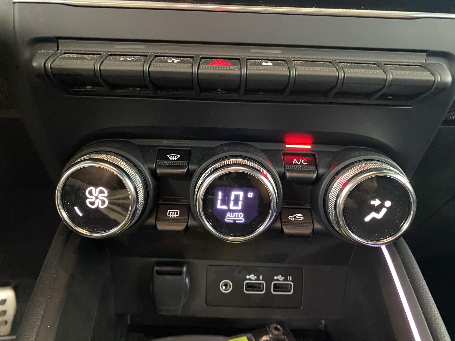 RENAULT Clio 1.6 E-Tech Esprit Alpine-image-17