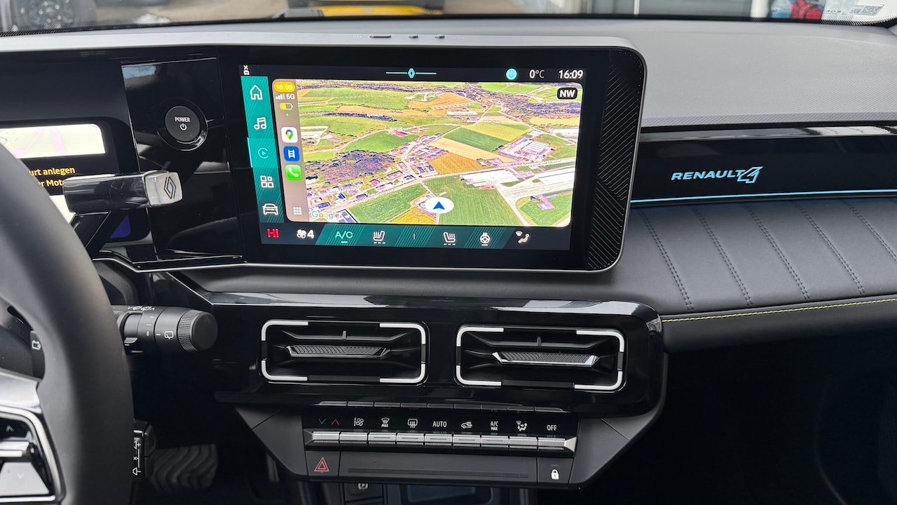 RENAULT R4 E-Tech Comfort Range 52 kWh Iconic * Vollausstattung * Toutes Options *-image-18