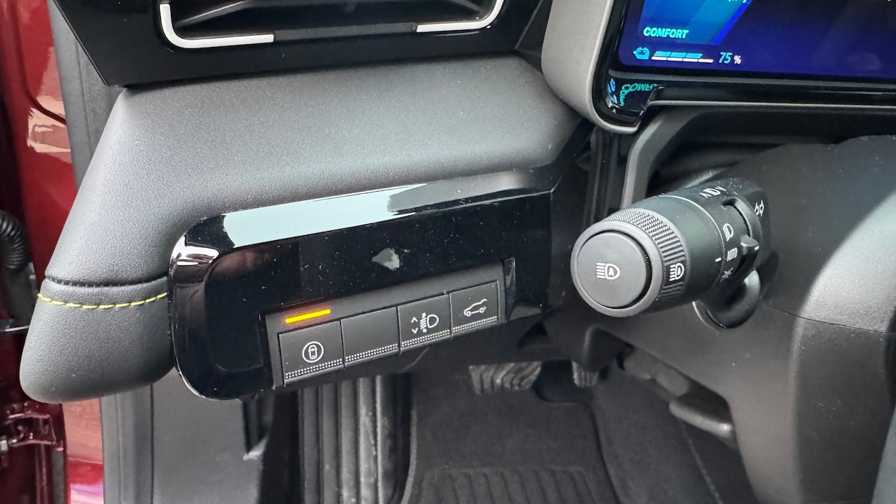 RENAULT R4 E-Tech Comfort Range 52 kWh Iconic * Vollausstattung * Toutes Options *-image-17