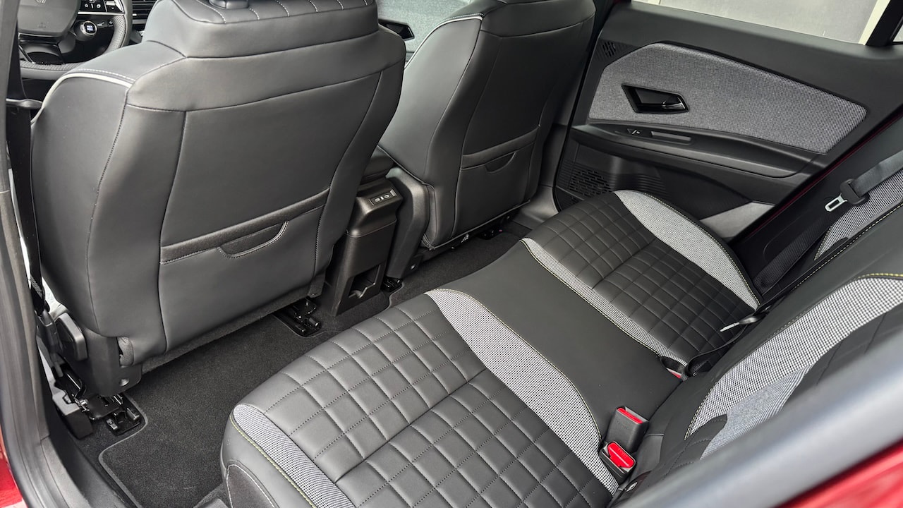 RENAULT R4 E-Tech Comfort Range 52 kWh Iconic * Vollausstattung * Toutes Options *-image-27