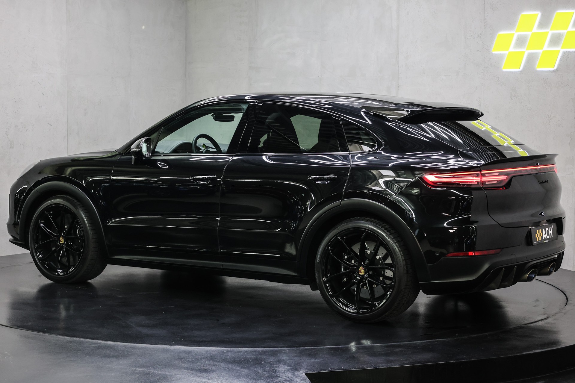 PORSCHE Cayenne Turbo GT Coupé 4.0 V8-image-3