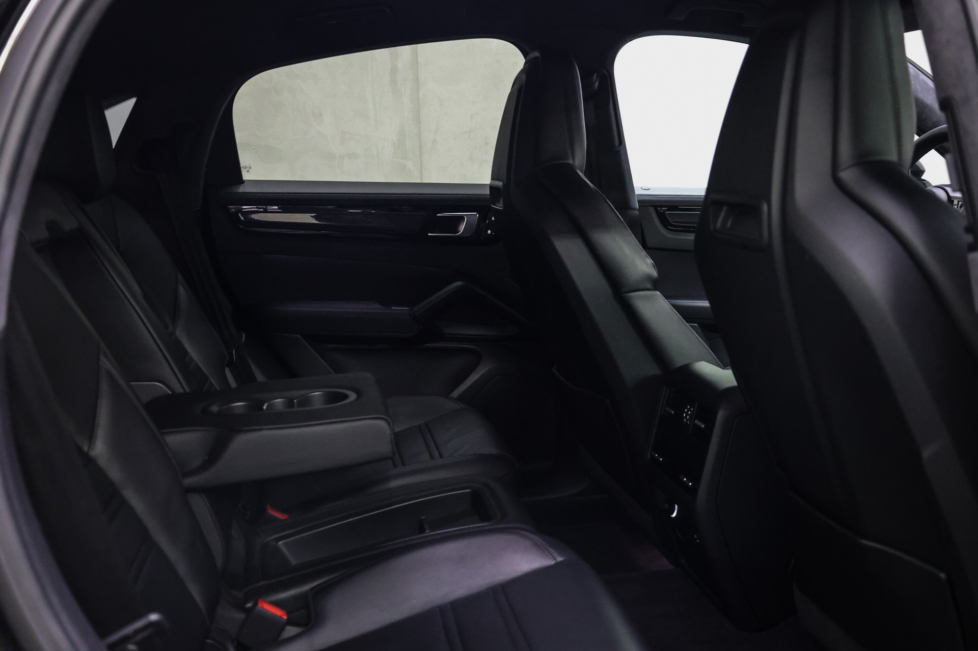 PORSCHE Cayenne Turbo GT Coupé 4.0 V8-image-44
