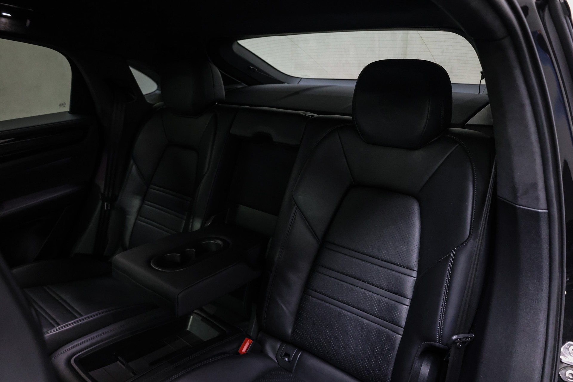 PORSCHE Cayenne Turbo GT Coupé 4.0 V8-image-21
