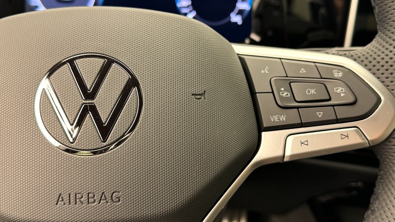 VW Golf 1.5 e TSI mHEV R-Line DSG-image-9